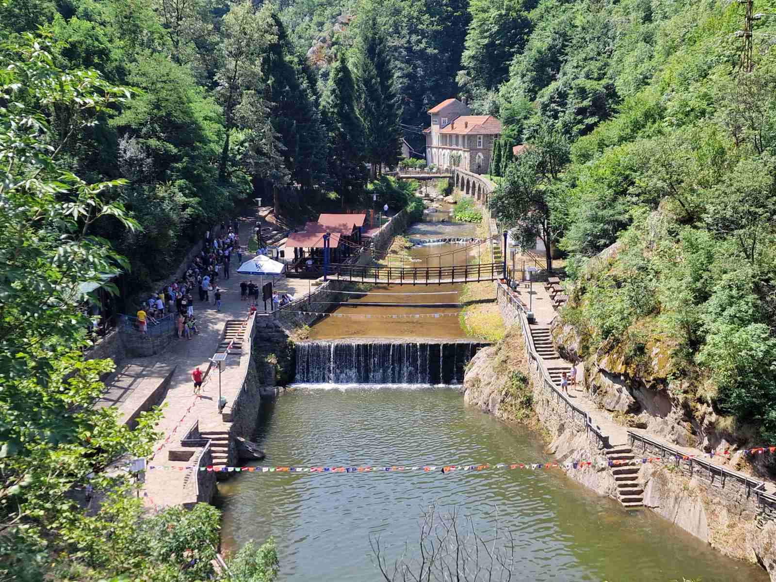 Отворена летња сезона на купалишту у кањону реке Вучјанке - Град Лесковац